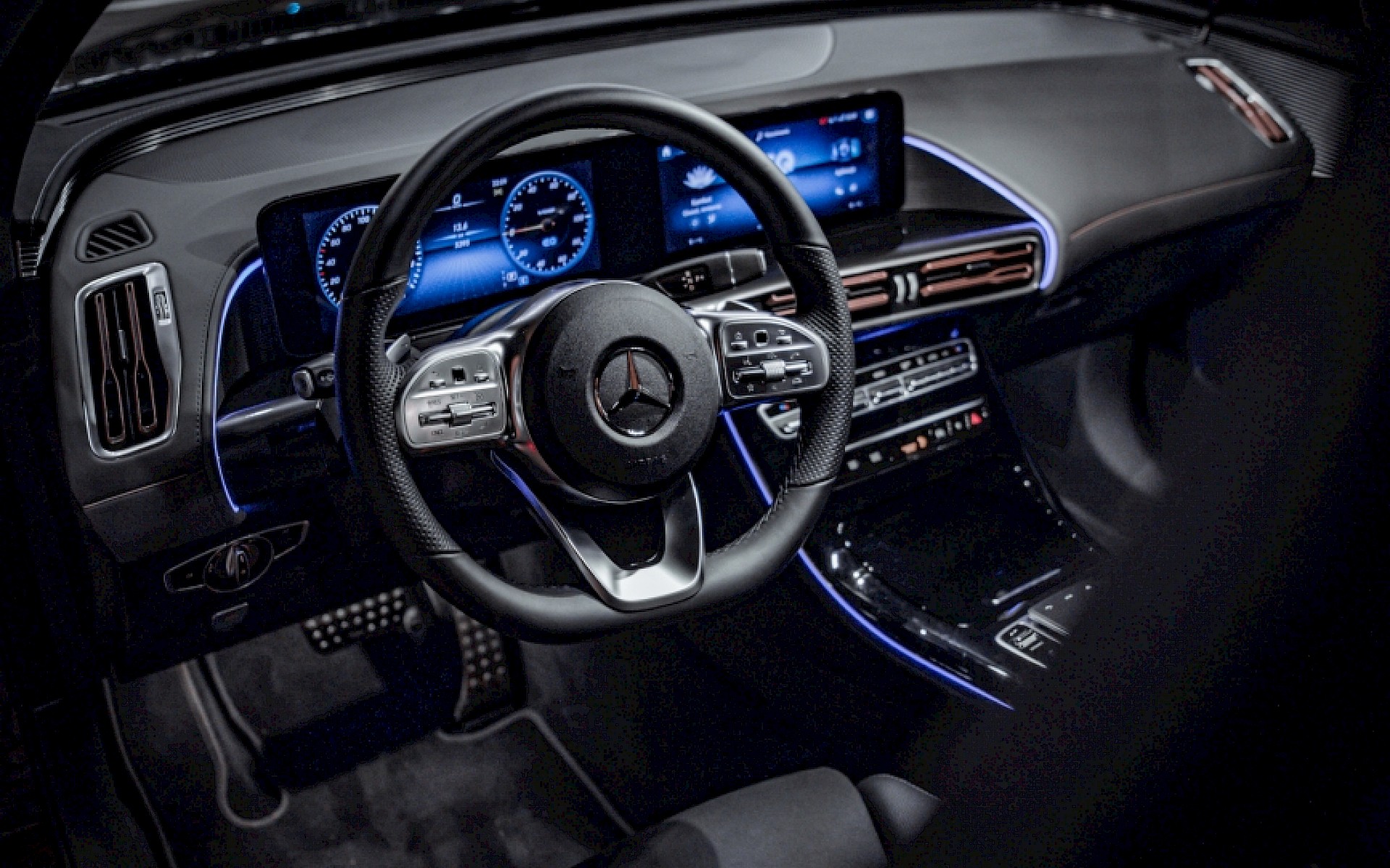 Mercedes-Benz EQA z oferty Rent.me Duda-Cars wnętrze - kierownica, konsola