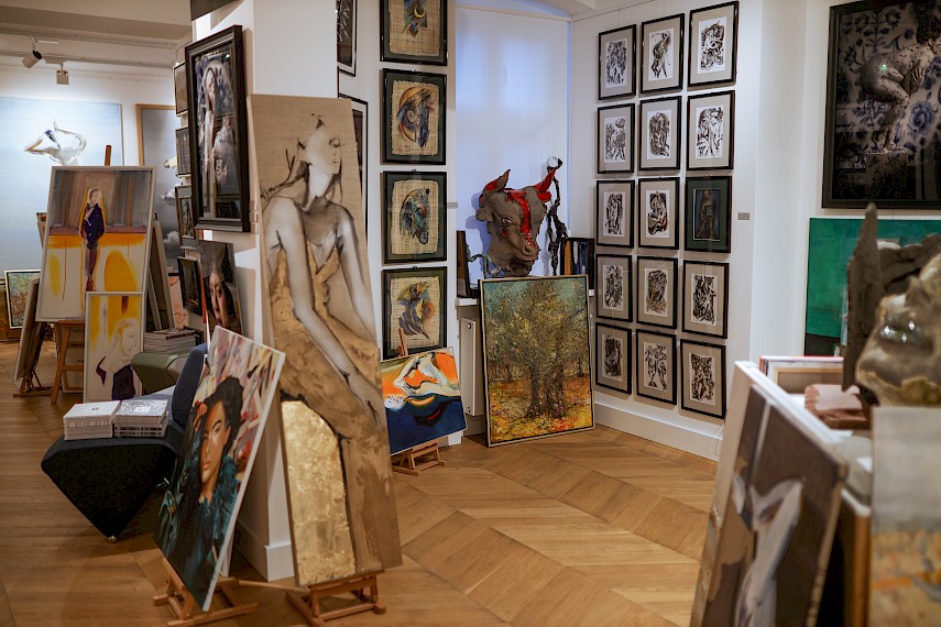 Wnętrze Vinci Art Gallery