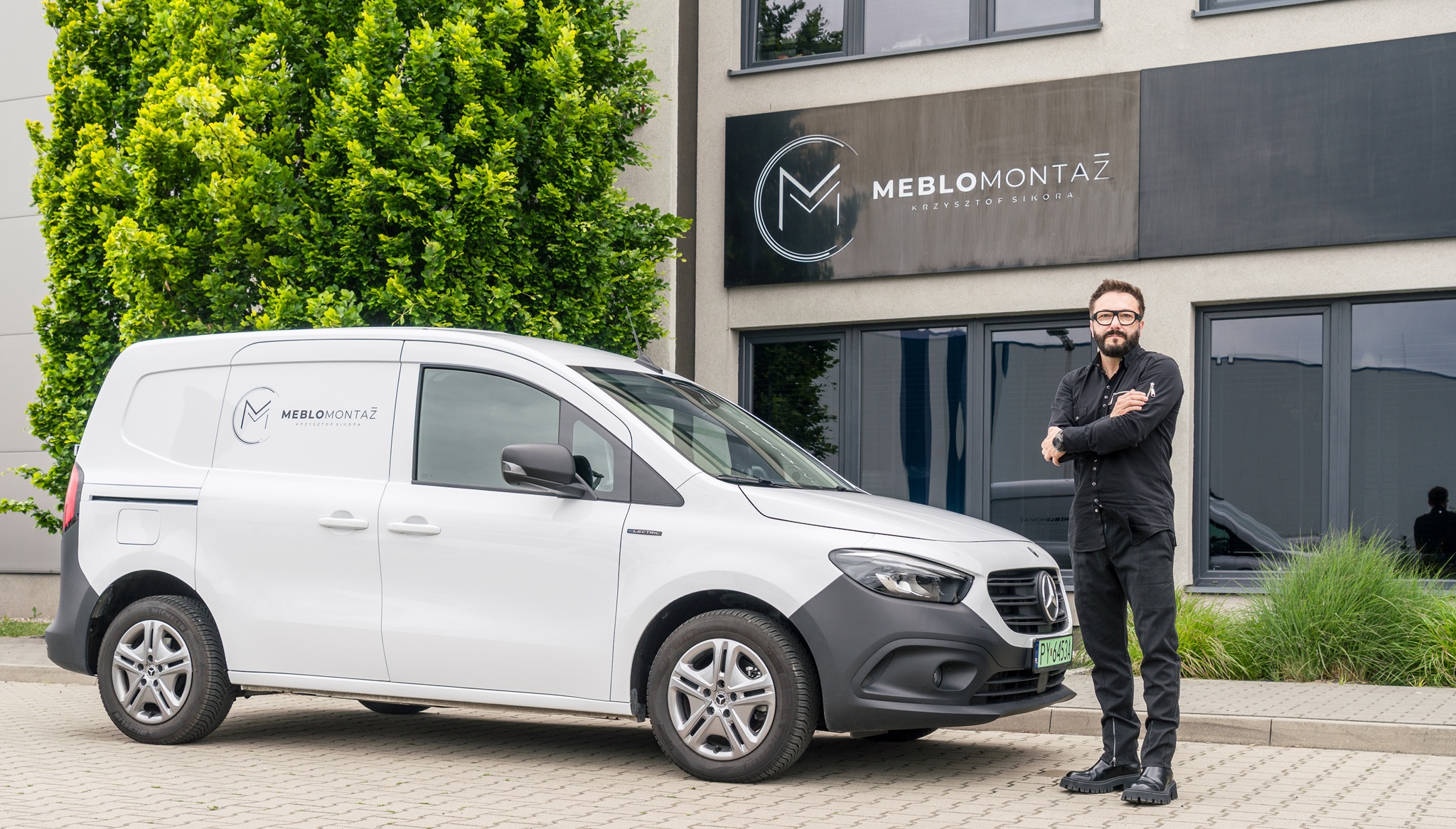 Firma Meblomontaż z Poznania we współpracy z Mercedes-Benz Duda-Cars wkroczyła w elektromobilność.