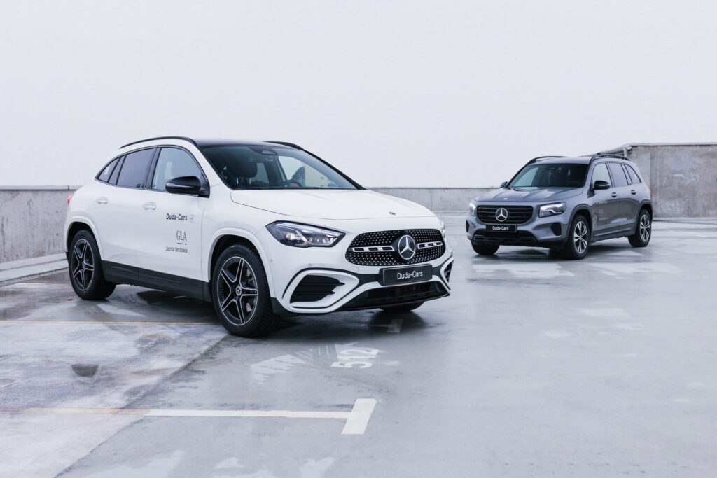 Dwa Mercedesy GLA